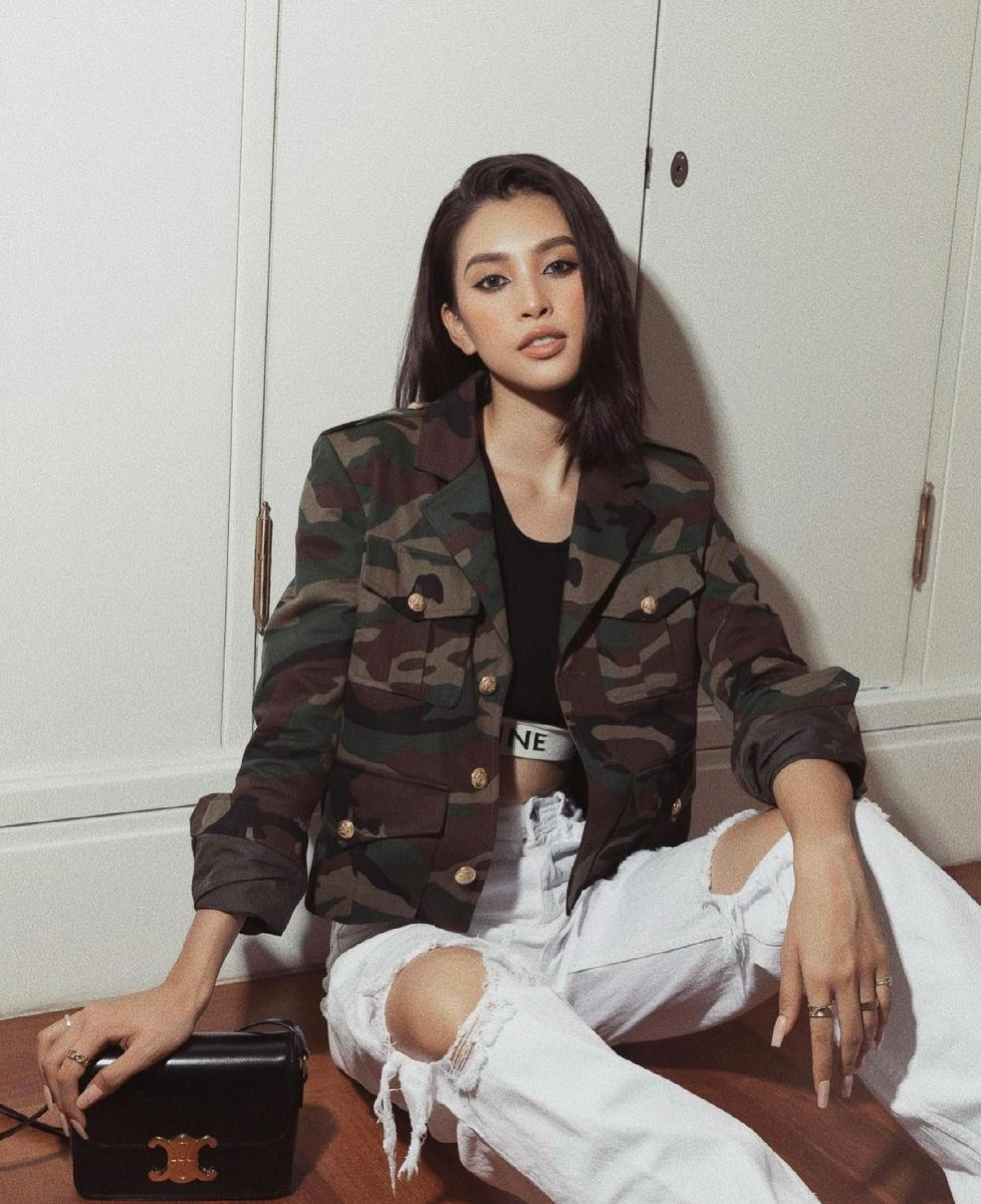 Hoa hậu Tiểu Vy vực 'ngầu' với phong cách cá tính.