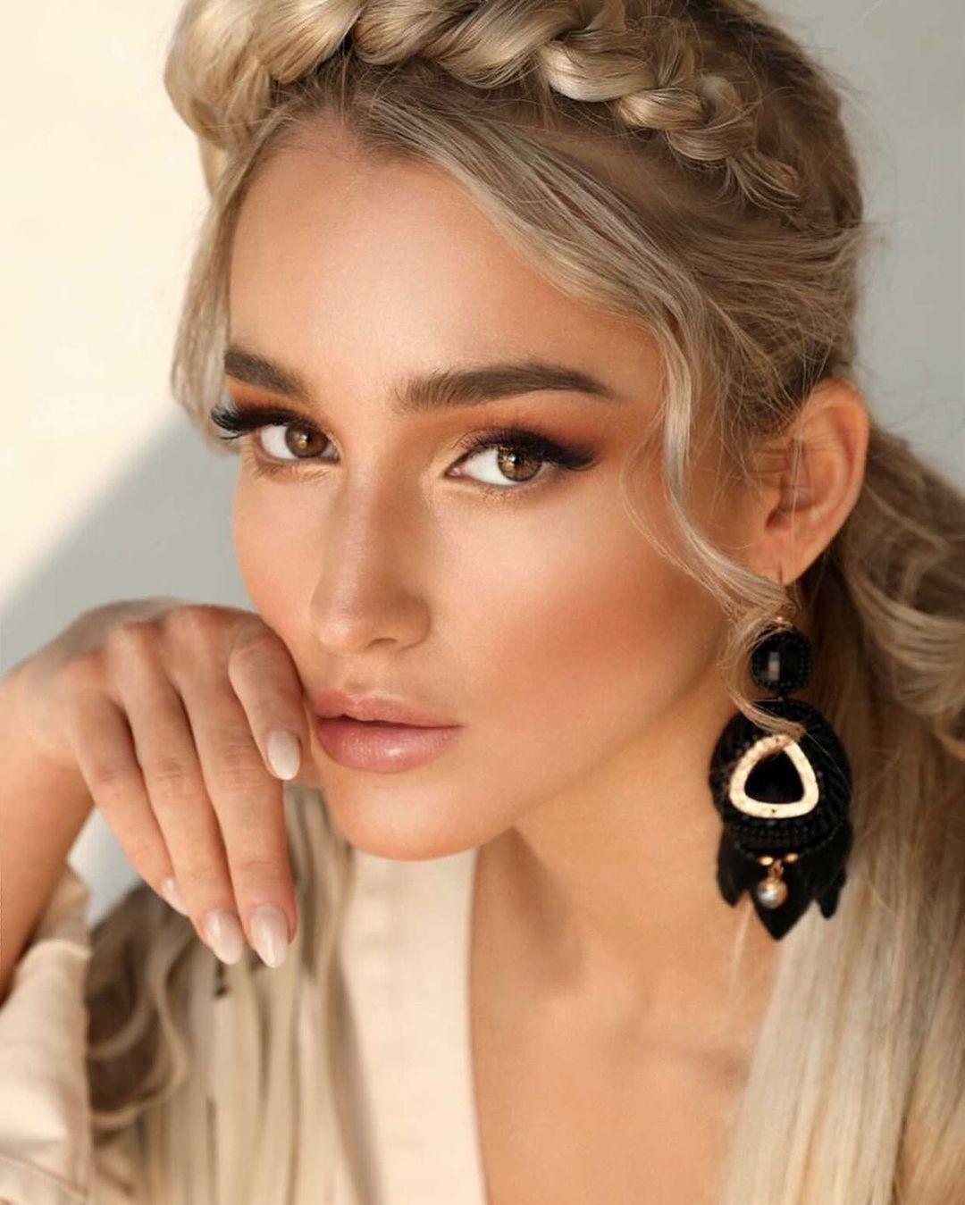 Leona Novoberdaliu được đánh giá cao tại cuộc thi năm nay vì sở hữu nhan sắc xinh đẹp, trong trẻo tựa 'búp bê' cùng những kỹ năng trình diễn, catwalk ấn tượng.