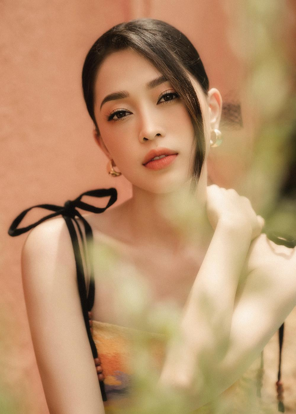 Á hậu Phương Nga: "Cảm thấy hơi buồn vì đi làm MC nhưng vẫn được gọi là Á hậu".