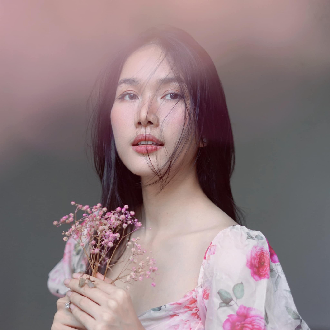 Sở hữu vẻ đẹp dịu dàng, thanh lịch, Phương Anh đang rất được kỳ vọng tại đấu trường sắc đẹp Hoa hậu Quốc tế vào cuối năm nay. Sở hữu vẻ đẹp dịu dàng, thanh lịch, Phương Anh đang rất được kỳ vọng tại đấu trường sắc đẹp Hoa hậu Quốc tế vào cuối năm nay.