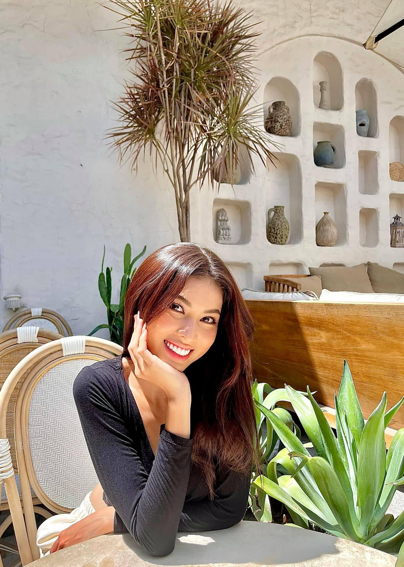 Á hậu Ngọc Thảo xinh đẹp rạng rỡ trong một ngày nắng vàng.