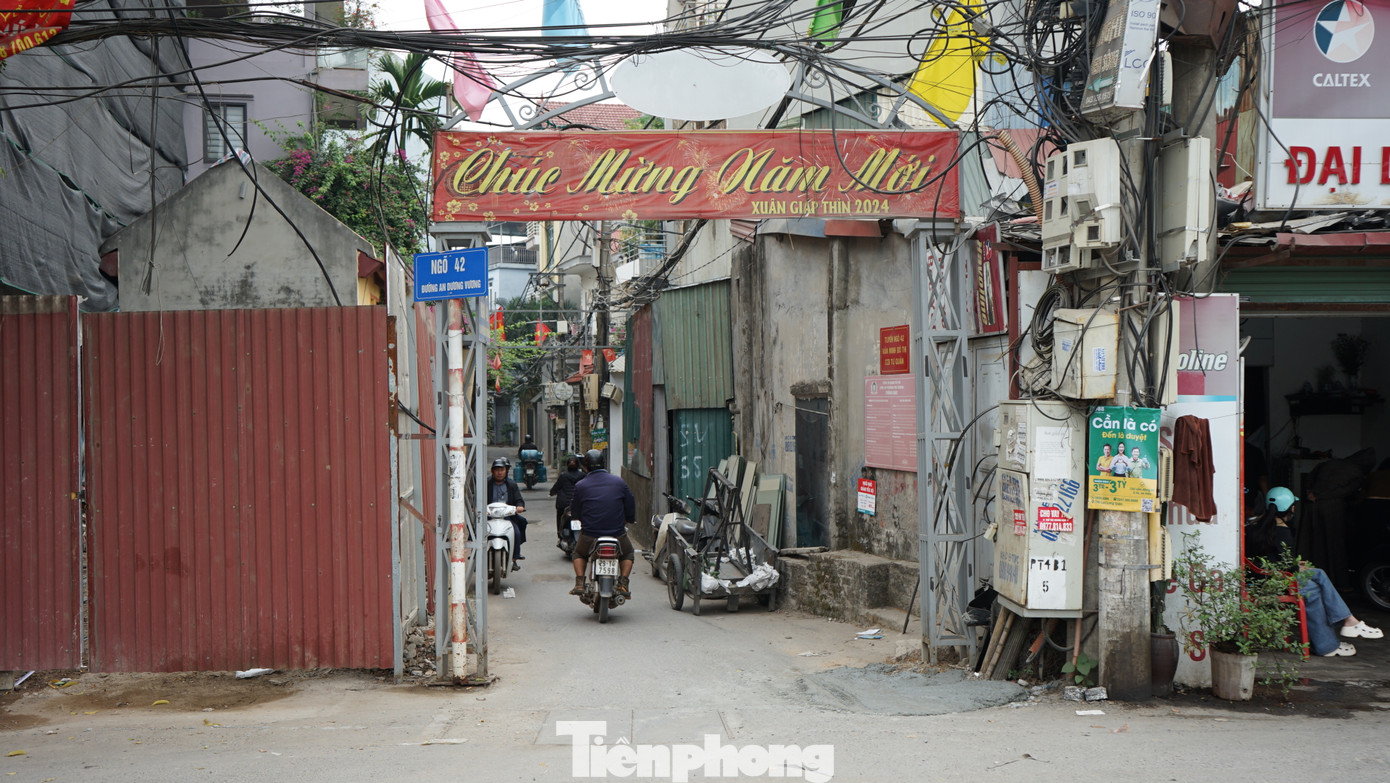 Phương án thứ hai là đường ống xây dựng qua cửa khẩu tại ngõ 42 An Dương Vương (phường Phú Thượng, quận Tây Hồ).