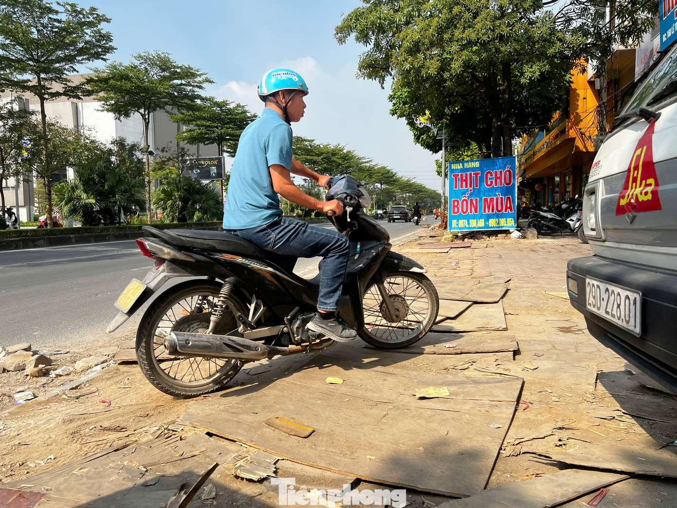 Đối với những thông tin báo nêu, Sở Xây dựng sẽ yêu cầu các quận báo cáo và thông tin phản hồi. Đối với những thông tin báo nêu, Sở Xây dựng sẽ yêu cầu các quận báo cáo và thông tin phản hồi.
