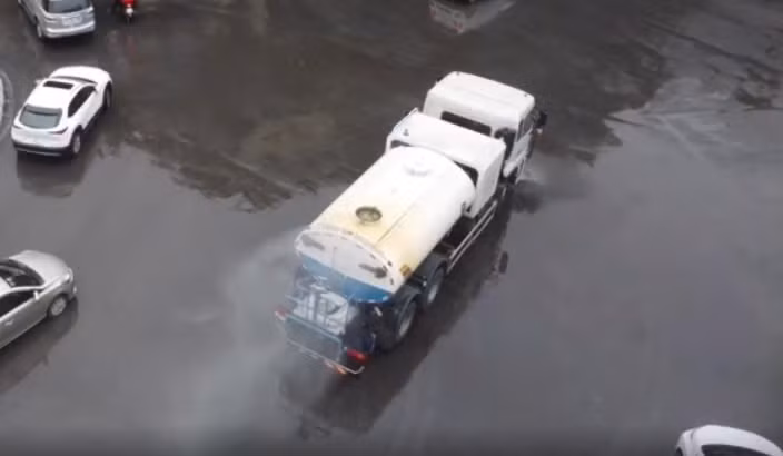 Xe phun sương được thử nghiệm trên đường phố một số quận nội đô
