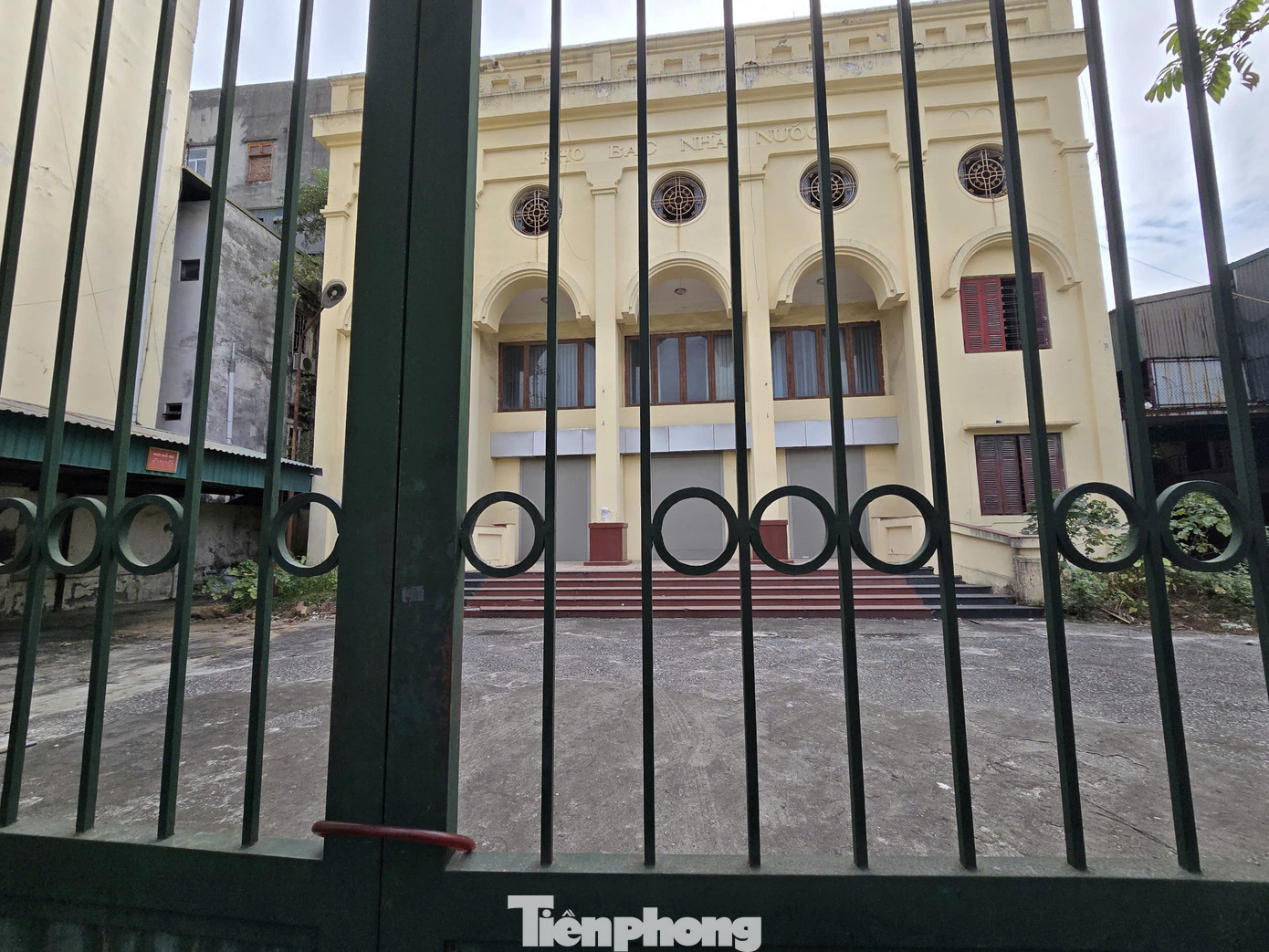 Tuy nhiên đến thời điểm này, những trụ sở này vẫn &quot;phơi nắng, nằm sương&quot; gây lãng phí lớn.