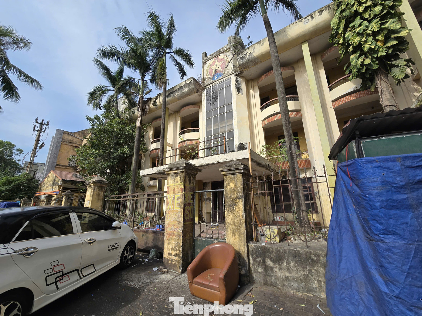 Cách đó không xa trên phố Tô Hiệu, quận Hà Đông có tới 4 tòa nhà trụ sở &quot;của đóng then cài&quot; nằm tại các số nhà 30, 32, 29, 55 Tô Hiệu