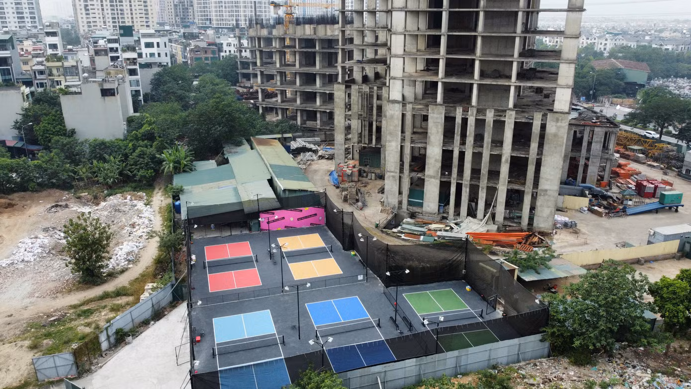 Tận dụng không gian trống, 5 sân pickleball vừa được xây dựng tại dự án này