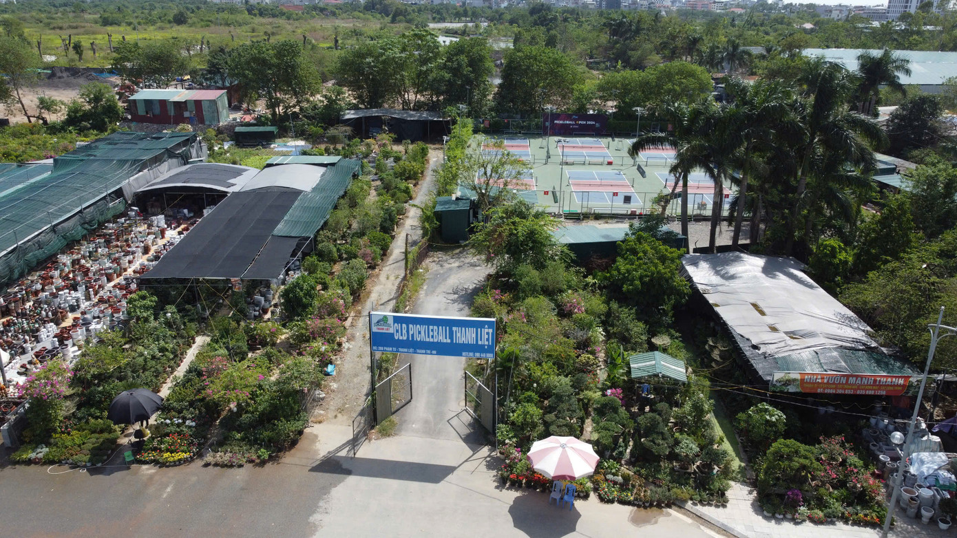 Tại khu đất nông nghiệp số 289 đường Phạm Tu, xã Thanh Liệt, huyện Thanh Trì, "CLB Pickleball Thanh Liệt" đã được hình thành với tổ hợp 6 sân. Tại khu đất nông nghiệp số 289 đường Phạm Tu, xã Thanh Liệt, huyện Thanh Trì, "CLB Pickleball Thanh Liệt" đã được hình thành với tổ hợp 6 sân.