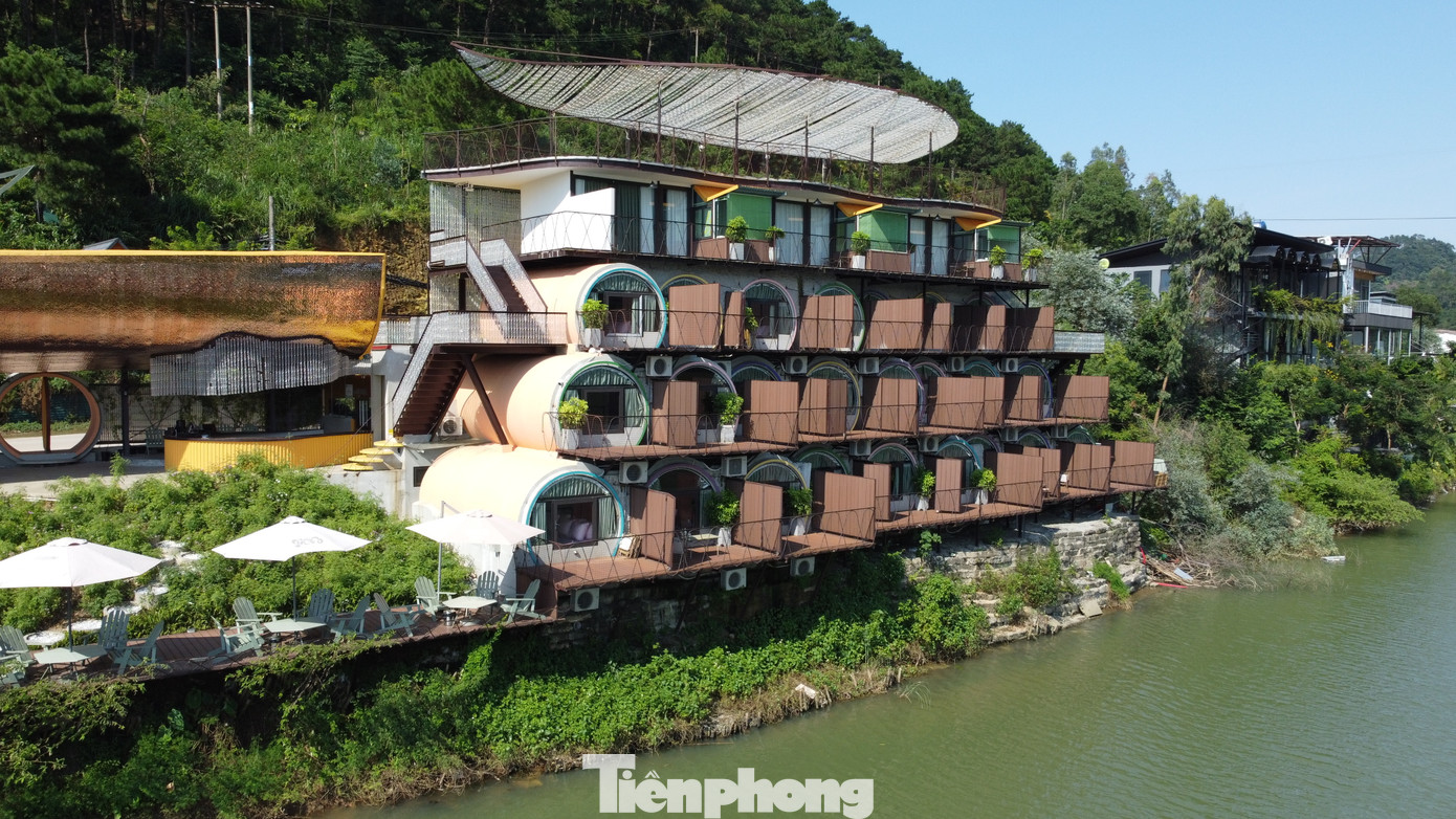 Một công trình mới được xây dựng năm 2024 có dấu hiệu vi phạm công trình thủy lợi