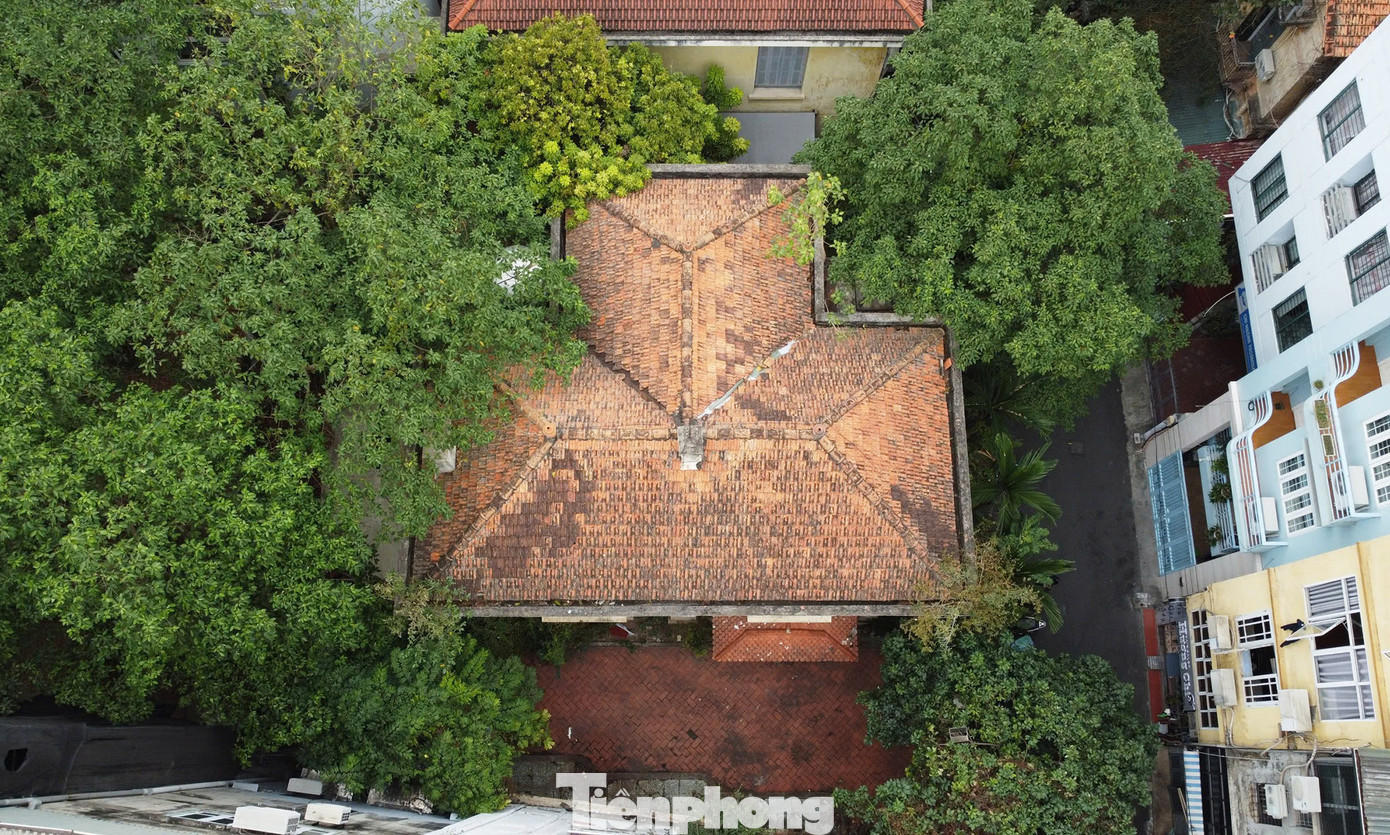 Năm 2018, UBND TP Hà Nội đã giao Sở Xây dựng hướng dẫn các đơn vị công khai đấu giá cho thuê với thời hạn 5 năm theo nguyên tắc giá thị trường, trả tiền thuê nhà một lần cho cả thời gian thuê.