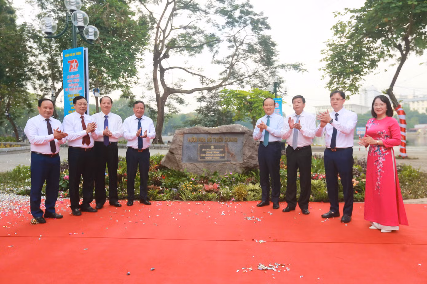 Lễ gắn biển dự án vườn hoa hồ Thiền Quang chào mừng kỷ niệm 70 năm Ngày Giải phóng Thủ đô