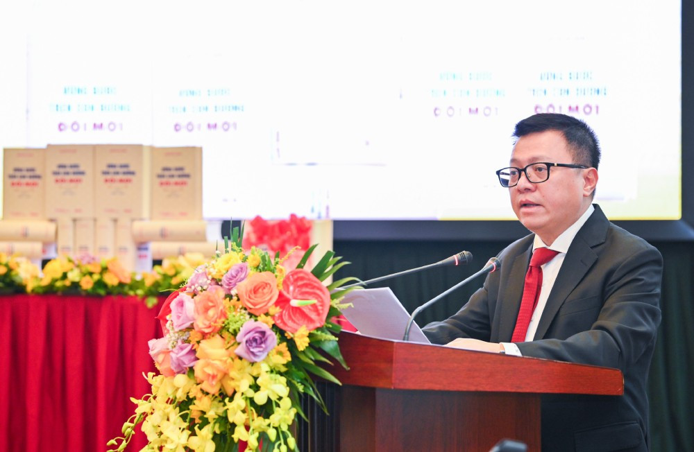 Ông Lê Quốc Minh - Tổng Biên tập Báo Nhân Dân phát biểu tại buổi lễ