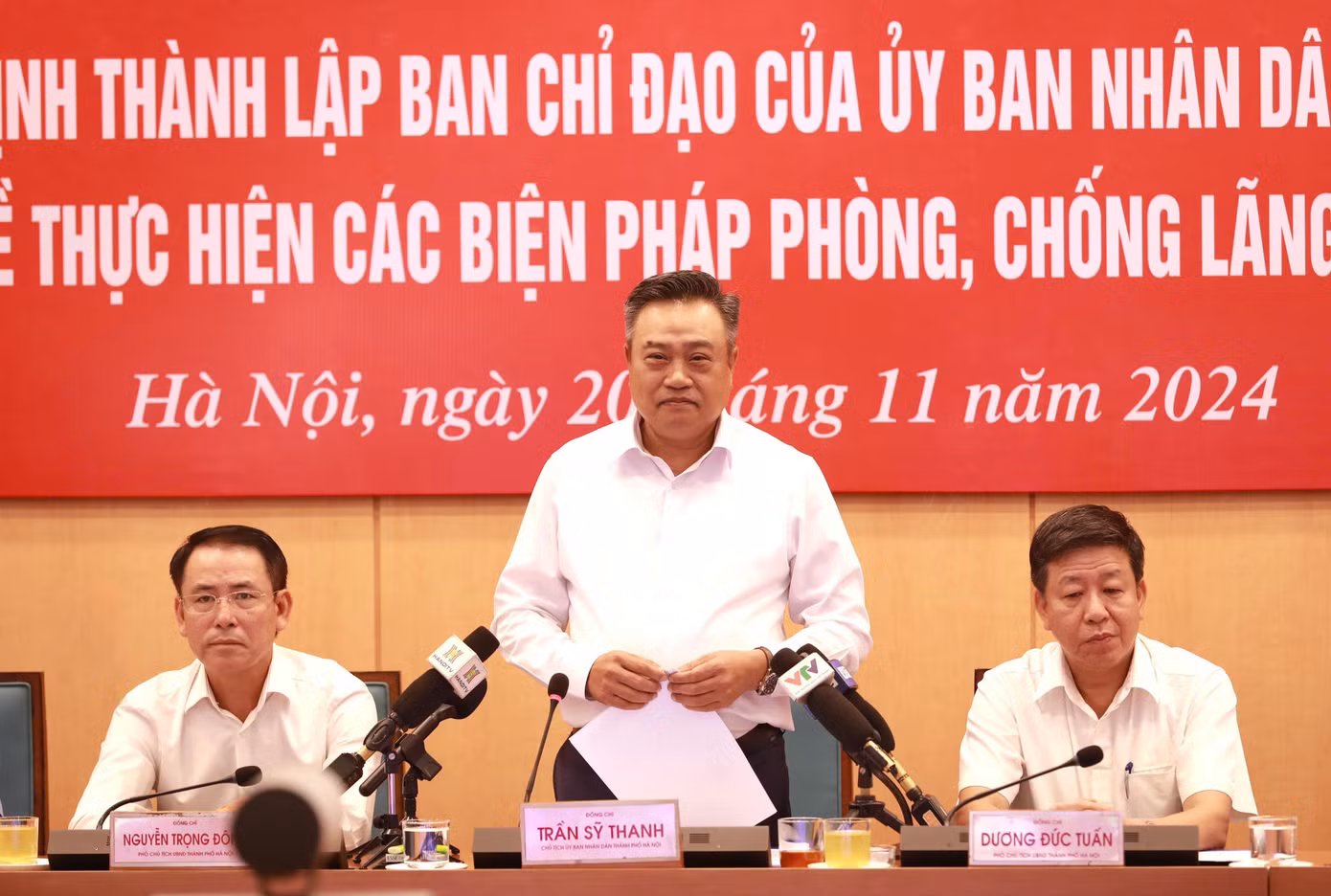 Chủ tịch UBND thành phố Hà Nội Trần Sỹ Thanh chỉ đạo tại hội nghị