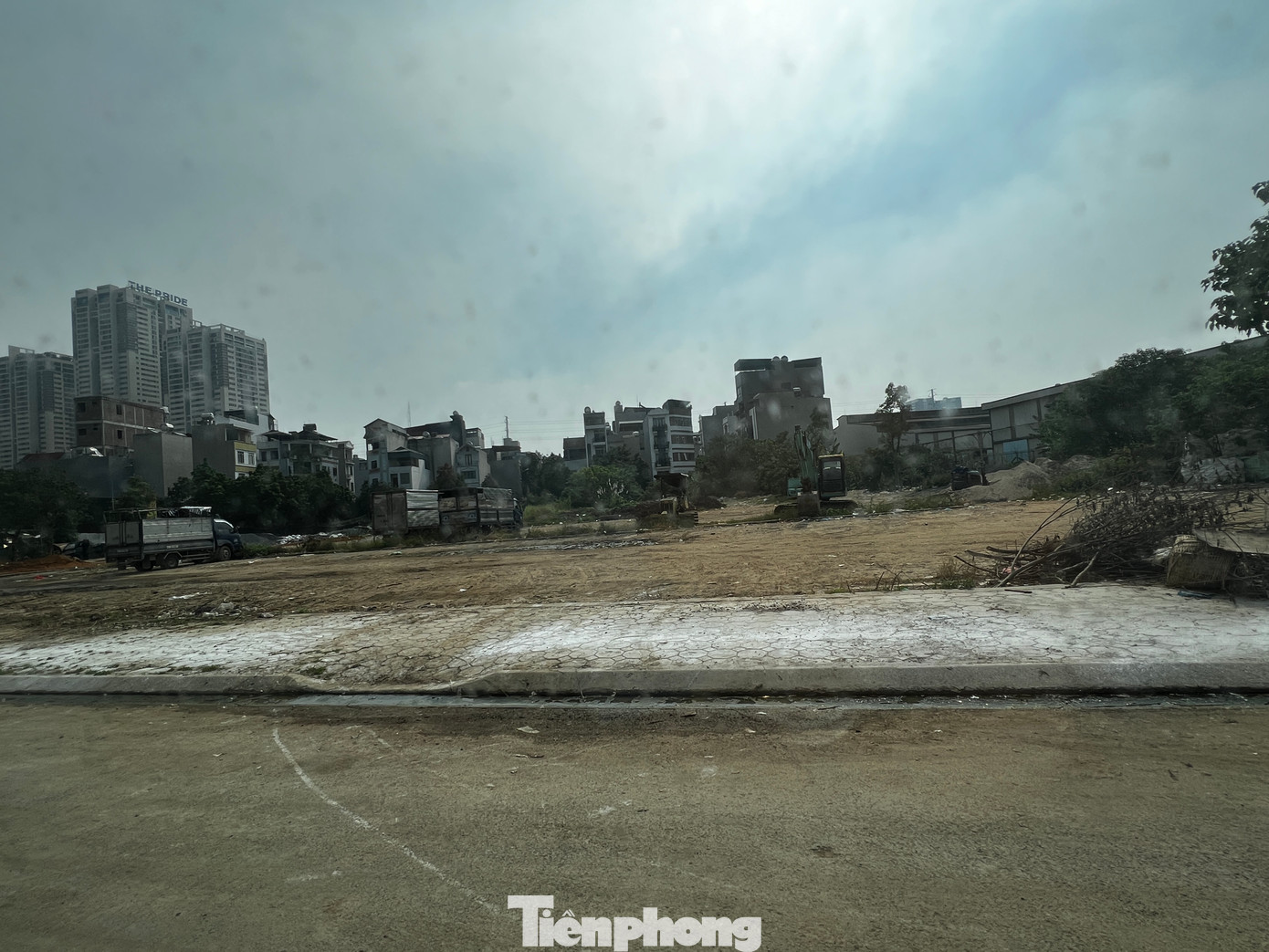 Theo tìm hiểu, năm 2017, UBND thành phố Hà Nội ban hành quyết định về việc phê duyệt bổ sung chợ La Khê, quận Hà Đông vào Quy hoạch mạng lưới bán buôn, bán lẻ trên địa bàn thành phố Hà Nội đến năm 2020, định hướng đến năm 2030.