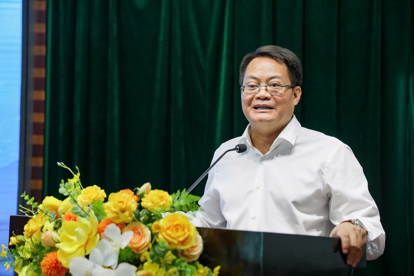 Ông Nguyễn Việt Hùng - Giám đốc Sở Thông tin và Truyền thông Hà Nội. Ông Nguyễn Việt Hùng - Giám đốc Sở Thông tin và Truyền thông Hà Nội.