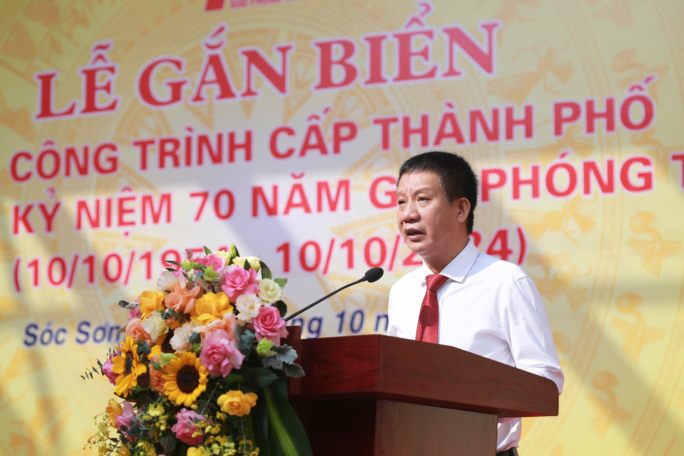 Chủ tịch UBND huyện Sóc Sơn Phạm Văn Minh phát biểu tại buổi lễ Chủ tịch UBND huyện Sóc Sơn Phạm Văn Minh phát biểu tại buổi lễ