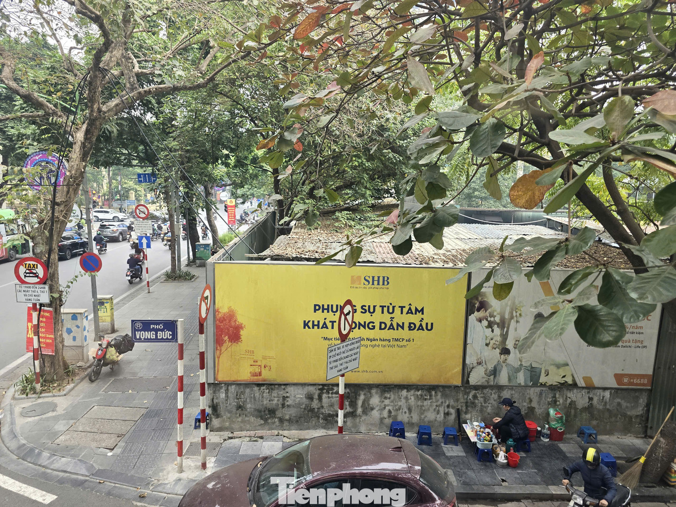 Theo tìm hiểu, chủ đầu tư của dự án này đề xuất xây dựng trụ sở của ngân hàng theo quy mô khoảng 45 mét, tương đương hơn 13 tầng. Tuy nhiên, quy hoạch khu vực quy định cơ bản không được xây dựng cao quá 8 tầng.