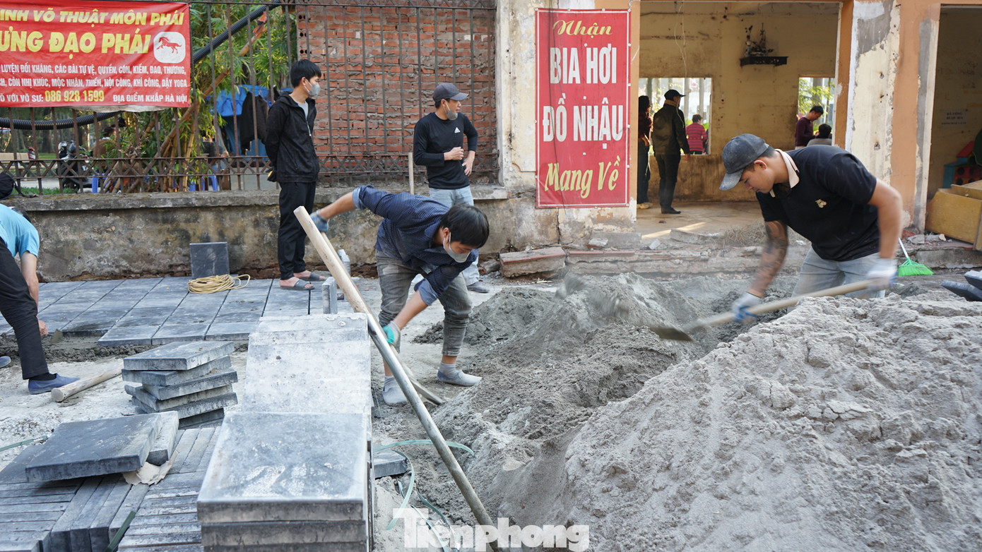 Quận Hai Bà Trưng (Hà Nội) đang thực hiện dự án cải tạo, sửa chữa hè phố Võ Thị Sáu nhằm chỉnh trang cảnh quan cho Công viên Tuổi trẻ. Dự án có tổng mức đầu tư hơn 3 tỷ đồng.