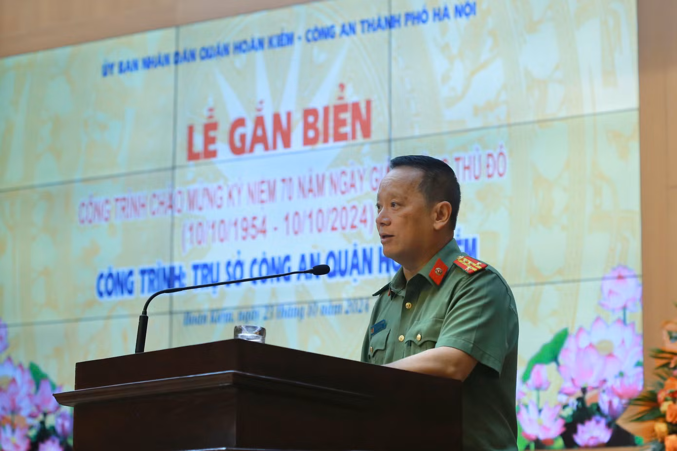 Đại tá Phạm Thanh Hùng, Phó Giám đốc Công an thành phố Hà Nội phát biểu tại buổi lễ