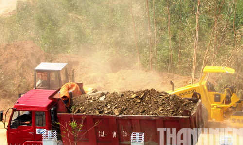 Xe chở đất đá