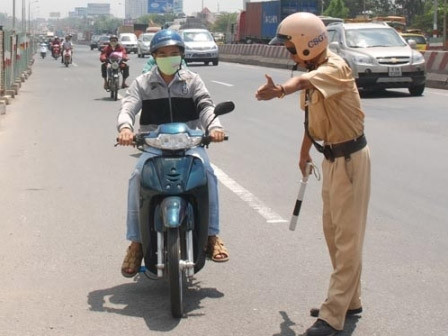 Nghị định 71 khiến nhiều người từng mua và đang sử dụng xe mô tô, xe máy, ô tô đã qua sử dụng lo lắng