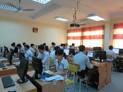  Phòng học tích hợp khoa Công nghệ thông tin 