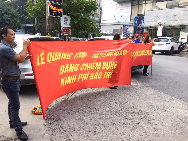 Cư dân xuống đường băng rôn vì 'nhồi' thêm bệnh viện vào khu đô thị ảnh 8 Cư dân xuống đường băng rôn vì 'nhồi' thêm bệnh viện vào khu đô thị ảnh 8