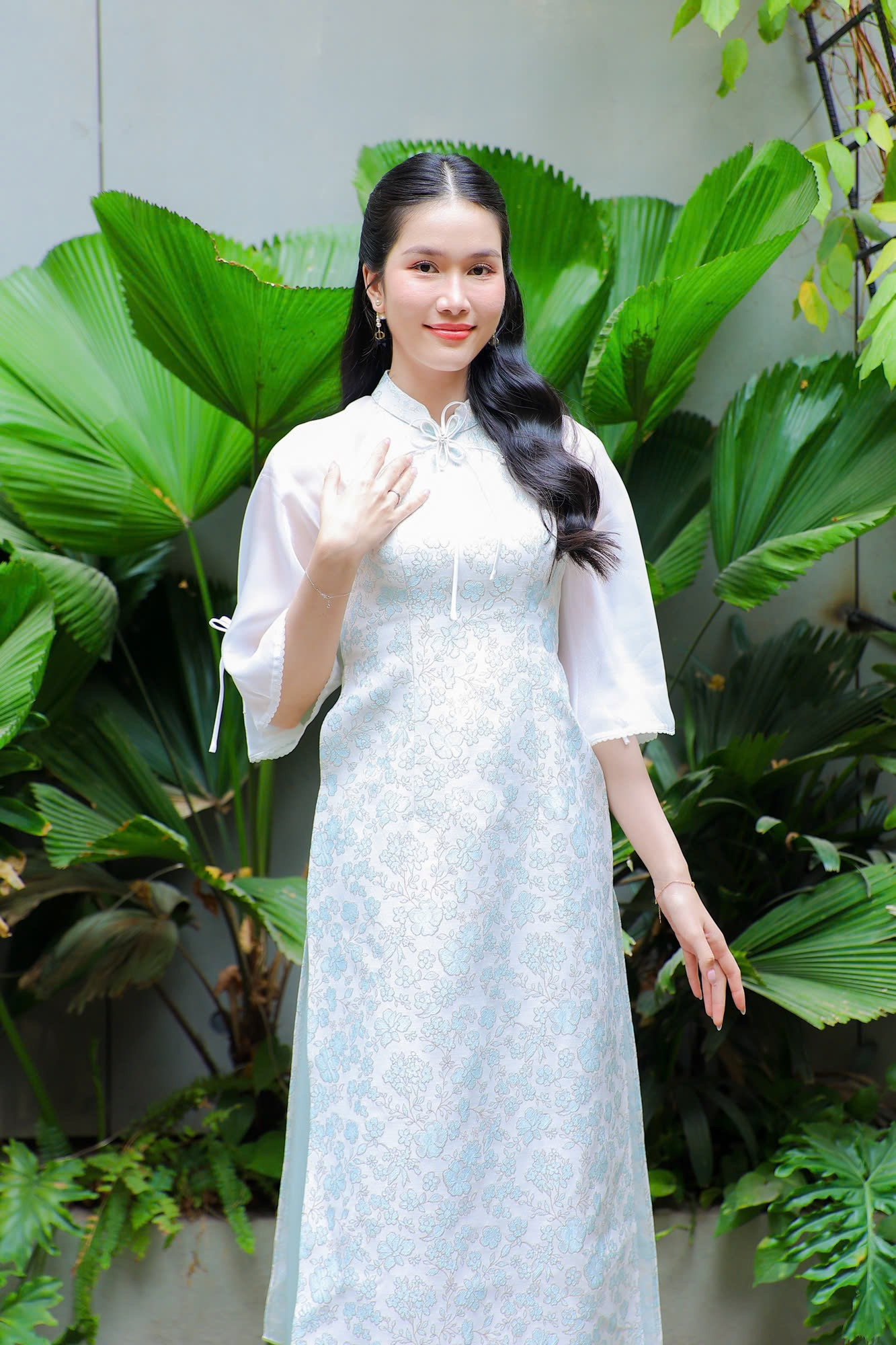 Người đẹp cũng mong muốn có thể cùng chồng đóng góp nhiều hơn cho xã hội thông qua các hoạt động thiện nguyện.