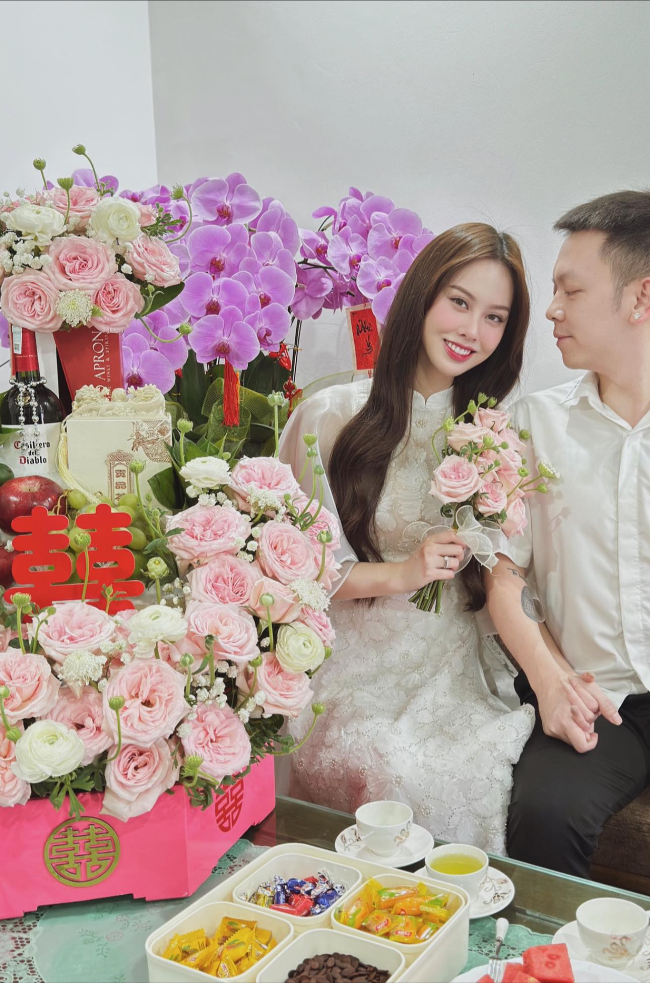 Á hậu Tâm Như và bạn trai tổ chức lễ dạm ngõ hôm 8/2.