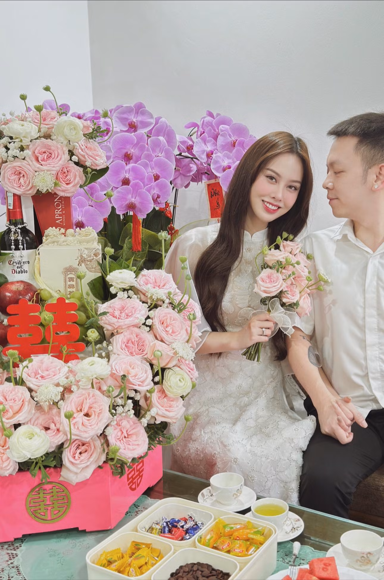 Á hậu Tâm Như và bạn trai tổ chức lễ dạm ngõ hôm 8/2.