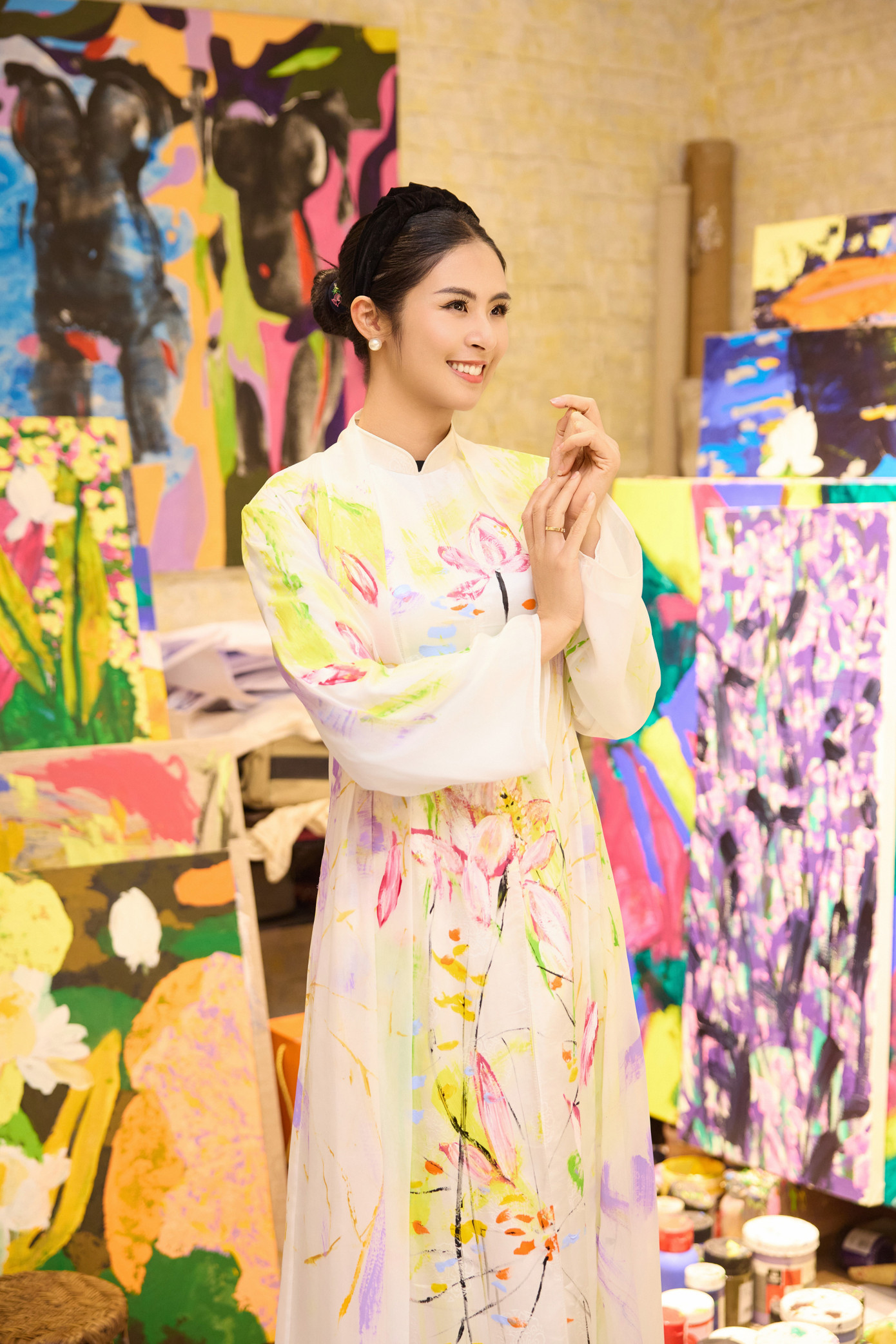 Ngọc Hân muốn truyền tải văn hóa Việt Nam đến với bạn bè quốc tế thông qua áo dài.