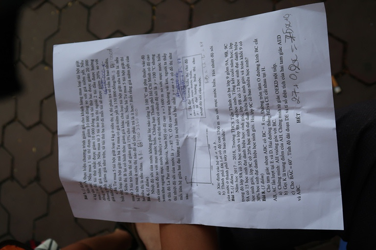 Thi lớp 10 tại TPHCM: Đề toán tương đối khó, mang tính vận dụng cao ảnh 6