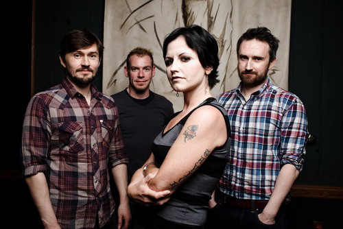 Giọng ca chính của nhóm The Cranberries đột tử ở tuổi 46 ảnh 1