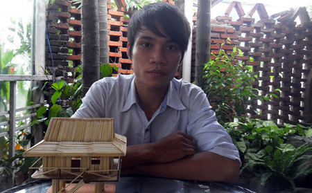 Huỳnh Văn Nở và ngôi nhà làm bằng tăm. Huỳnh Văn Nở và ngôi nhà làm bằng tăm