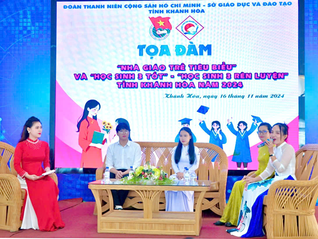 Giao lưu các gương mặt điển hình "Nhà giáo trẻ tiêu biểu", "Học sinh 3 tốt" ", "Học sinh 3 rèn luyện" tỉnh Khánh Hòa. Giao lưu các gương mặt điển hình "Nhà giáo trẻ tiêu biểu", "Học sinh 3 tốt" ", "Học sinh 3 rèn luyện" tỉnh Khánh Hòa.