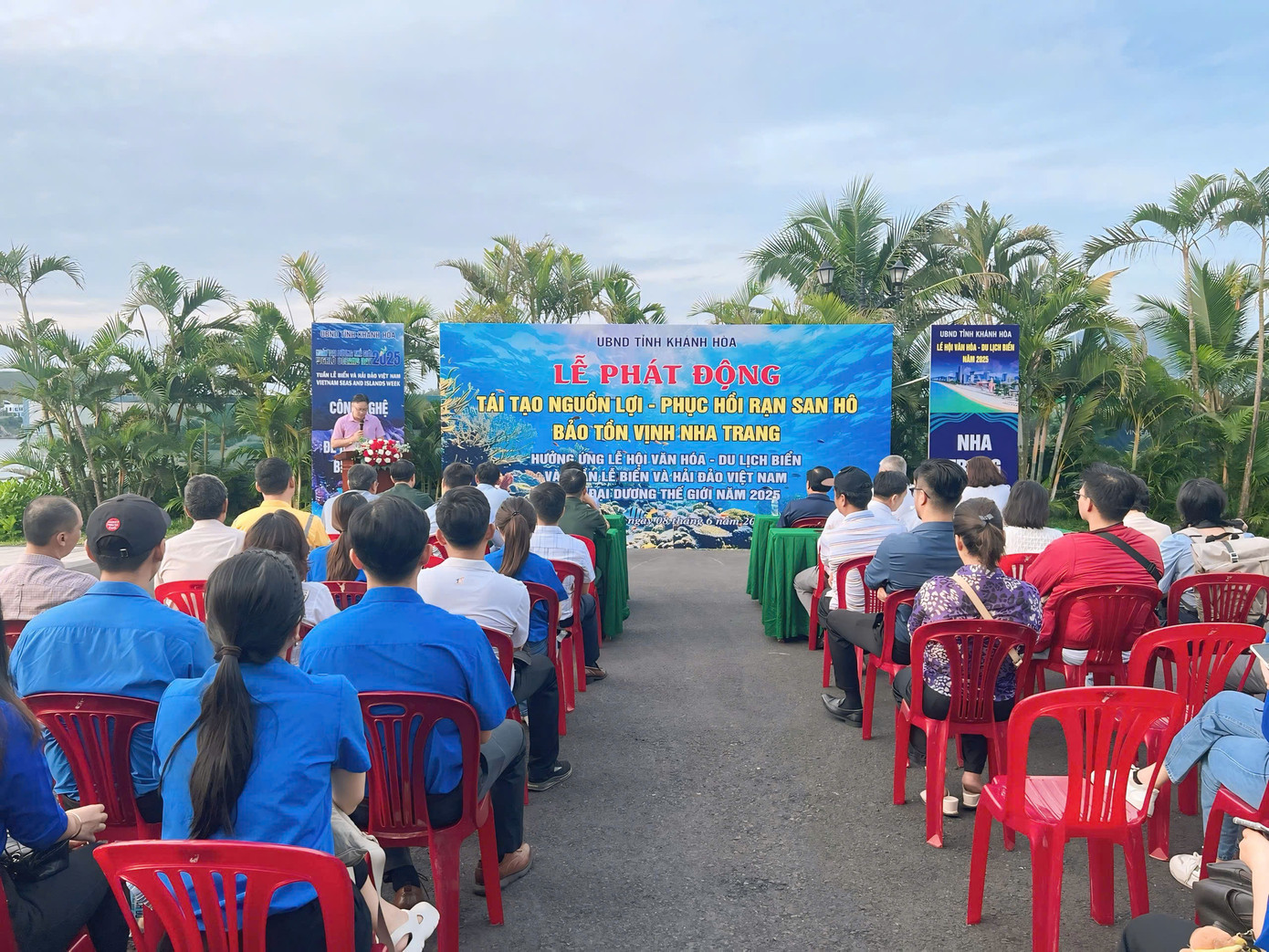 Lễ phát động “Tái tạo nguồn lợi thủy sản - Bảo vệ rạn san hô vì sự phát triển bền vững”.