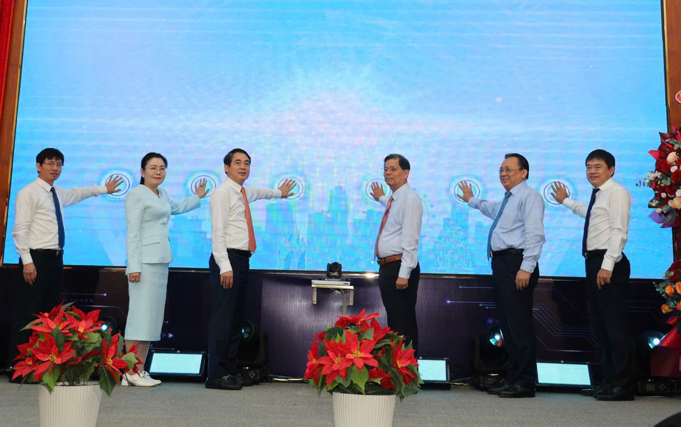 Trung tâm giám sát, điều hành thông minh của tỉnh Khánh Hòa chính thức đi vào hoạt động.