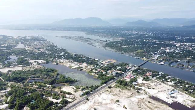 Tổng vốn đầu tư Khu đô thị hỗn hợp Cam Lâm dự kiến hơn 9.000 tỷ đồng. Tổng vốn đầu tư Khu đô thị hỗn hợp Cam Lâm dự kiến hơn 9.000 tỷ đồng.