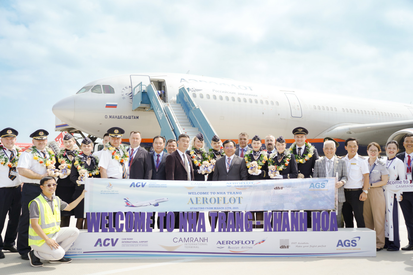 Đây là chuyến bay thương mại đầu tiên từ Moscow đến Khánh Hòa sau nhiều năm gián đoạn.