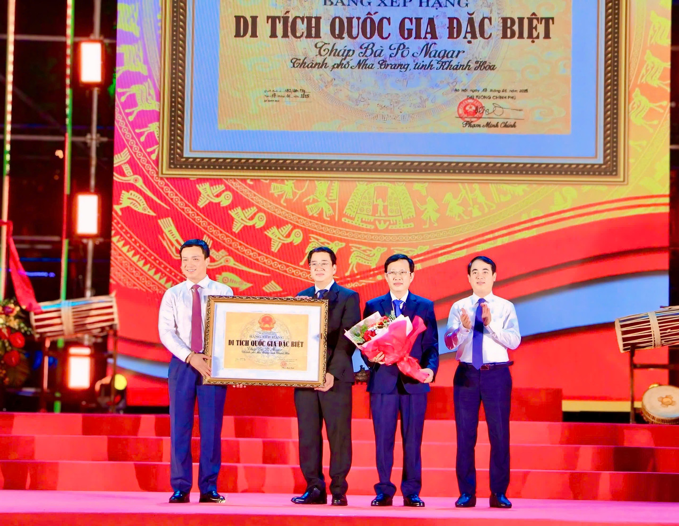 Tháp Bà Ponagar được xếp hạng là Di tích quốc gia đặc biệt.