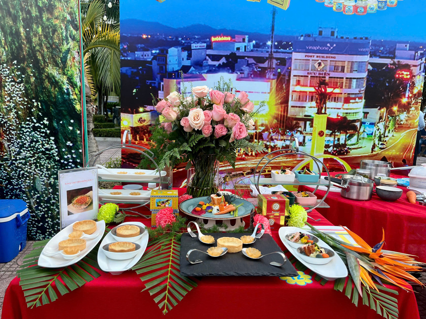 Lễ hội ẩm thực yến sào được tổ chức tại TP. Nha Trang đã đem đến cho người dân và du khách những trải nghiệm ẩm thực tuyệt vời, mang đậm tinh hoa của biển.