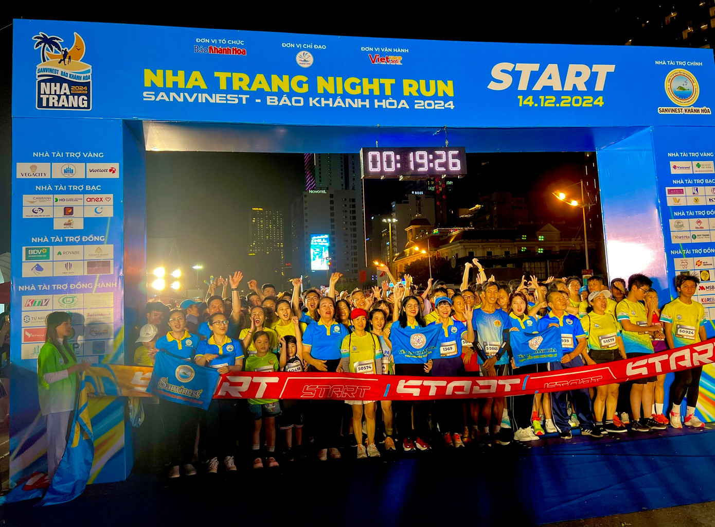 Giải "Nha Trang Night Run Sanvinest - Báo Khánh Hòa 2024" thu hút hơn 3.000 vận động viên tham gia.