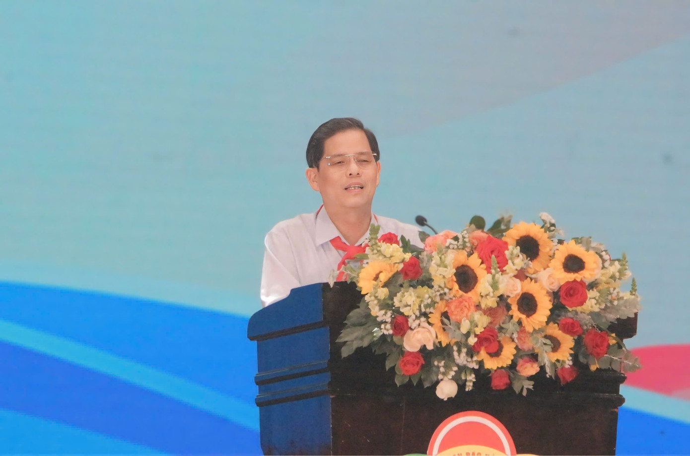 Ông Nguyễn Tấn Tuân - Chủ tịch UBND tỉnh Khánh Hòa, phát biểu tại đại hội. Ông Nguyễn Tấn Tuân - Chủ tịch UBND tỉnh Khánh Hòa, phát biểu tại đại hội.