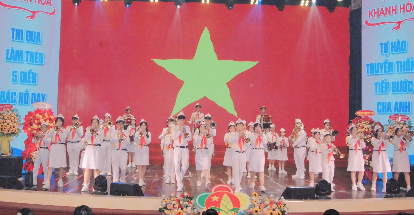 Các tiết mục văn nghệ chào mừng đại hội. Các tiết mục văn nghệ chào mừng đại hội.