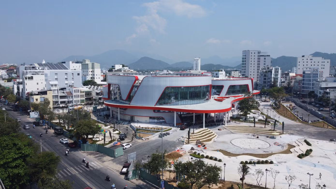 Dự án được UBND tỉnh Khánh Hòa giao cho Ban Quản lý dự án Phát triển tỉnh Khánh Hòa làm chủ đầu tư và khởi công từ tháng 6/2023.