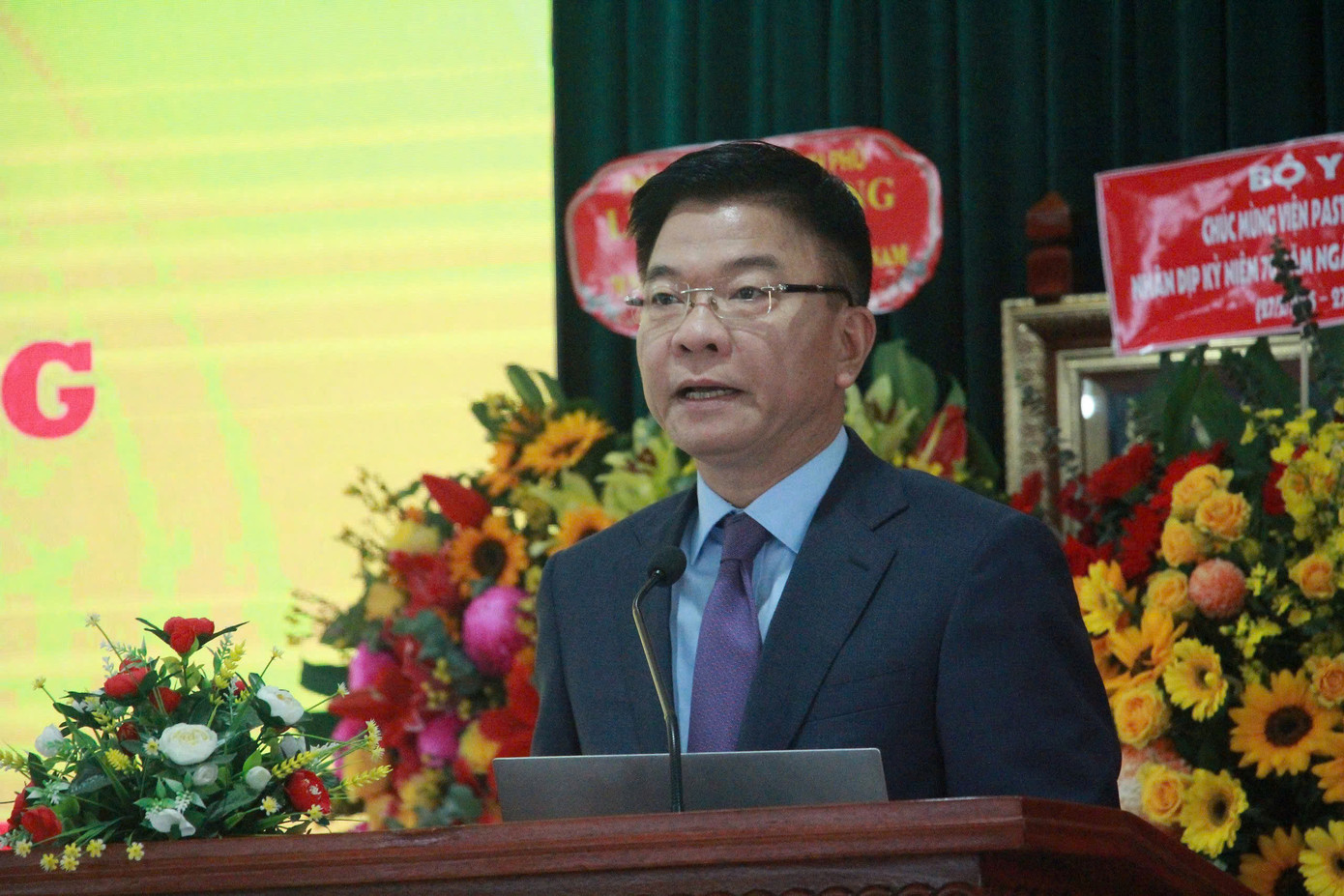 Phó Thủ tướng Lê Thành Long phát biểu tại buổi làm việc. Phó Thủ tướng Lê Thành Long phát biểu tại buổi làm việc.