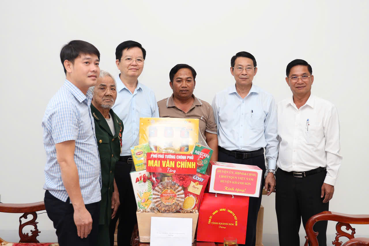 Phó Thủ tướng Mai Văn Chính thăm Anh hùng Lực lượng vũ trang nhân dân Bo Bo Tới ảnh 1