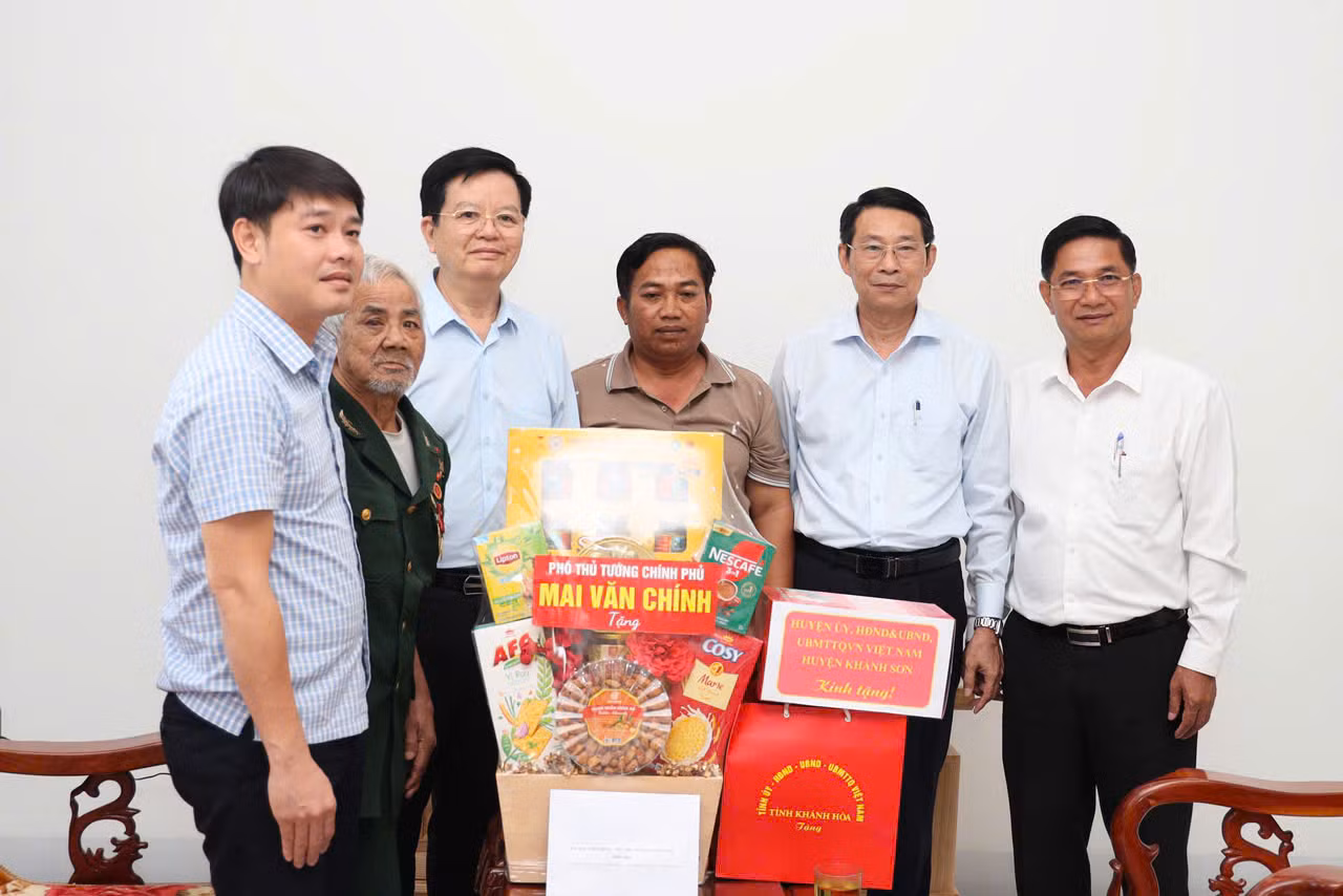Phó Thủ tướng Mai Văn Chính thăm Anh hùng Lực lượng vũ trang nhân dân Bo Bo Tới ảnh 1