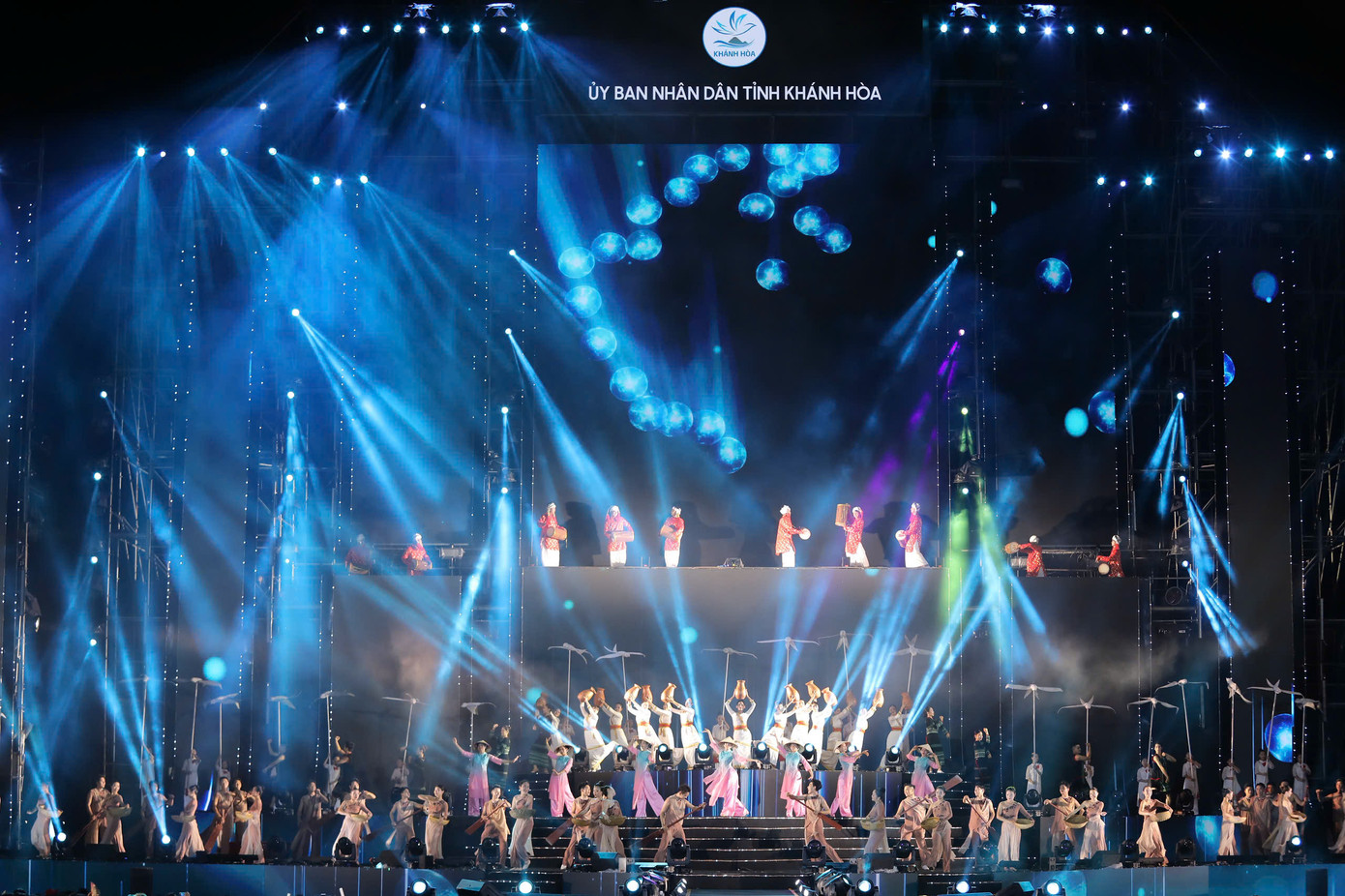 "Lễ hội là dịp để tôn vinh vẻ đẹp của biển trời, lan tỏa giá trị văn hóa địa phương, thúc đẩy phát triển du lịch bền vững và xây dựng thương hiệu du lịch tỉnh Khánh Hòa ngày càng vững mạnh", ông Thiệu nói.