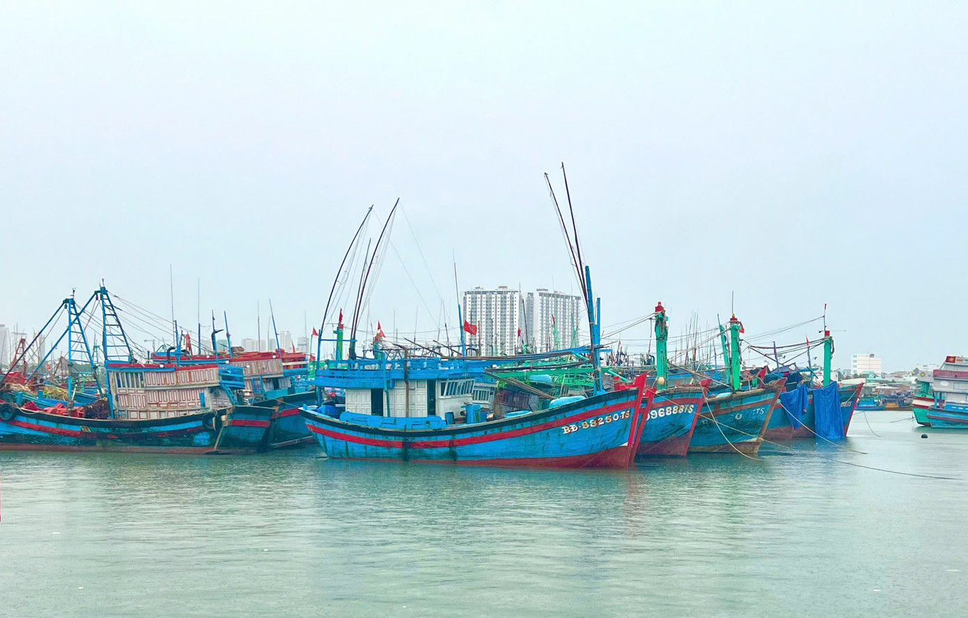 Khánh Hòa, Phú Yên kêu gọi tàu thuyền tìm nơi an toàn để tránh áp thấp nhiệt đới. Khánh Hòa, Phú Yên kêu gọi tàu thuyền tìm nơi an toàn để tránh áp thấp nhiệt đới.